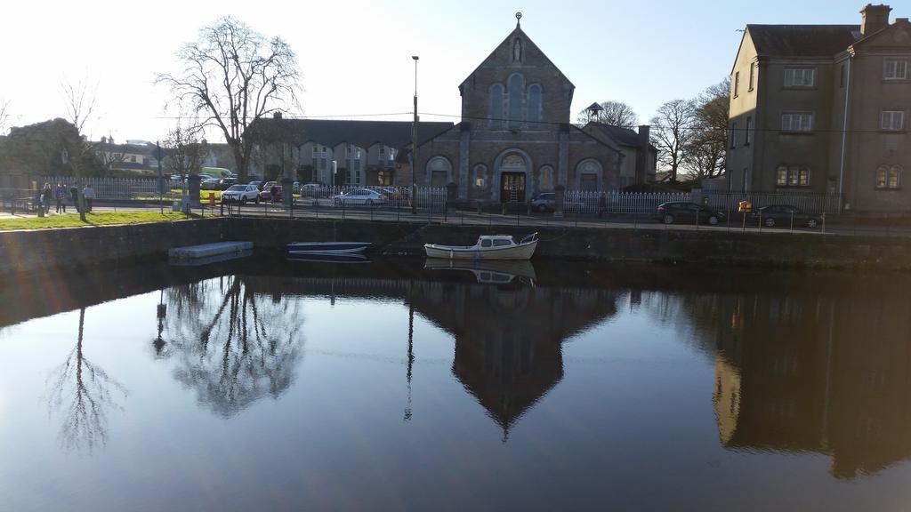 Frank'S Galway Exterior photo